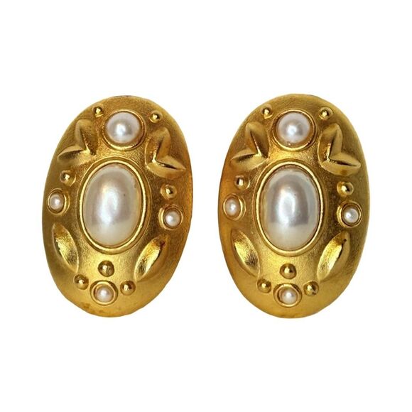 White Pearl Cabochon Clip On Button Earrings Brushed Gold Tone Cut Out - Picture 6 of 9